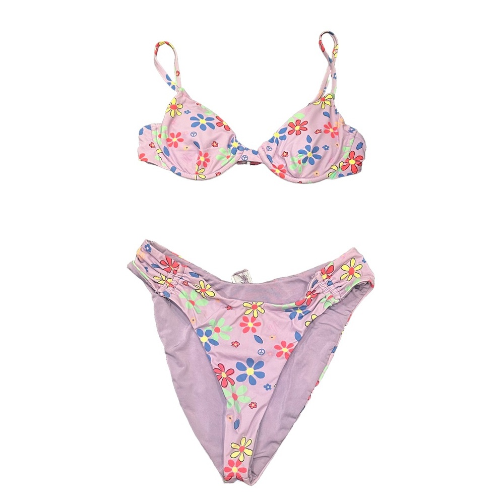 Dippin daisys bikini set in near perfect condition small stain shown in photo